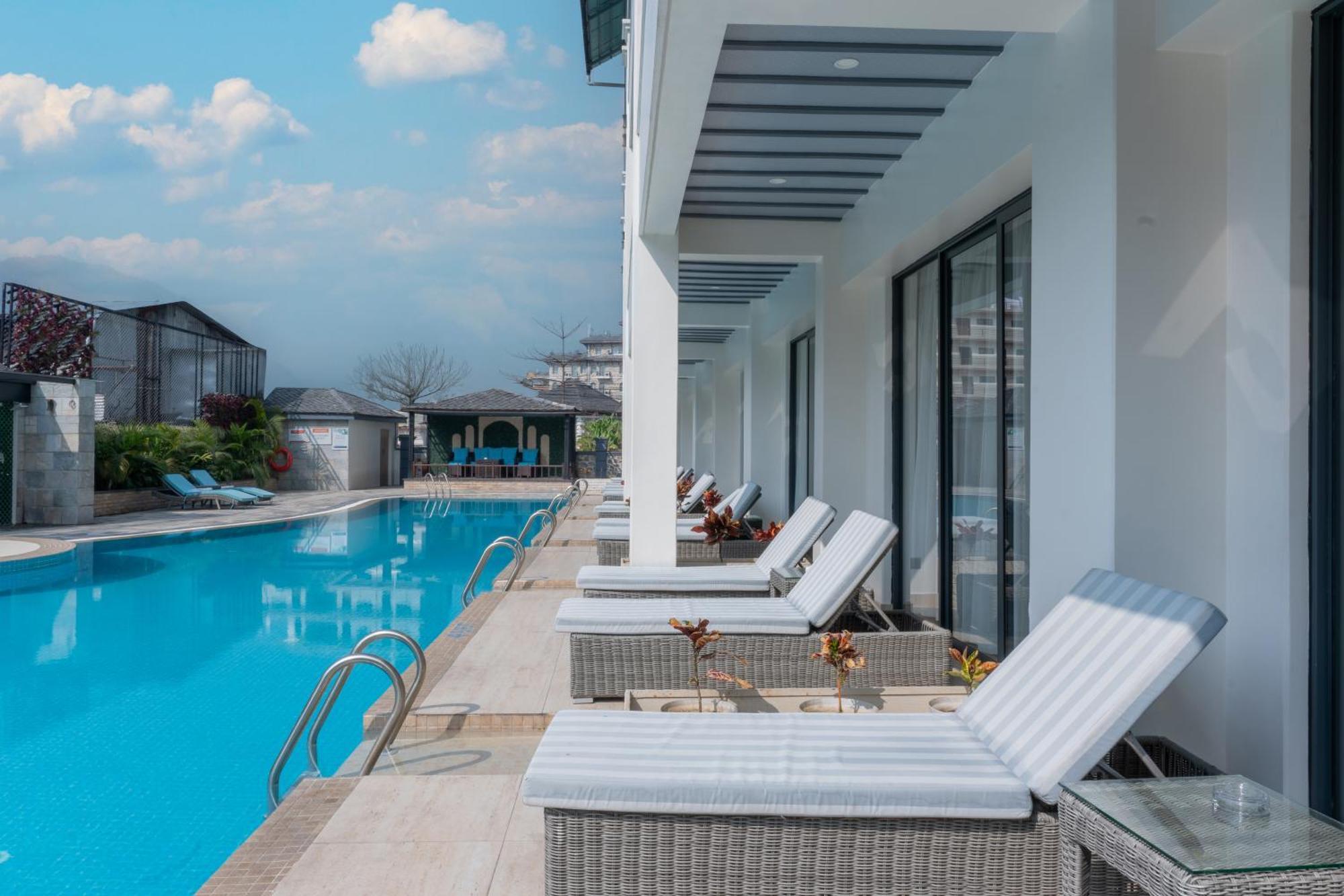 Lake View Resort Pokhara Exterior photo
